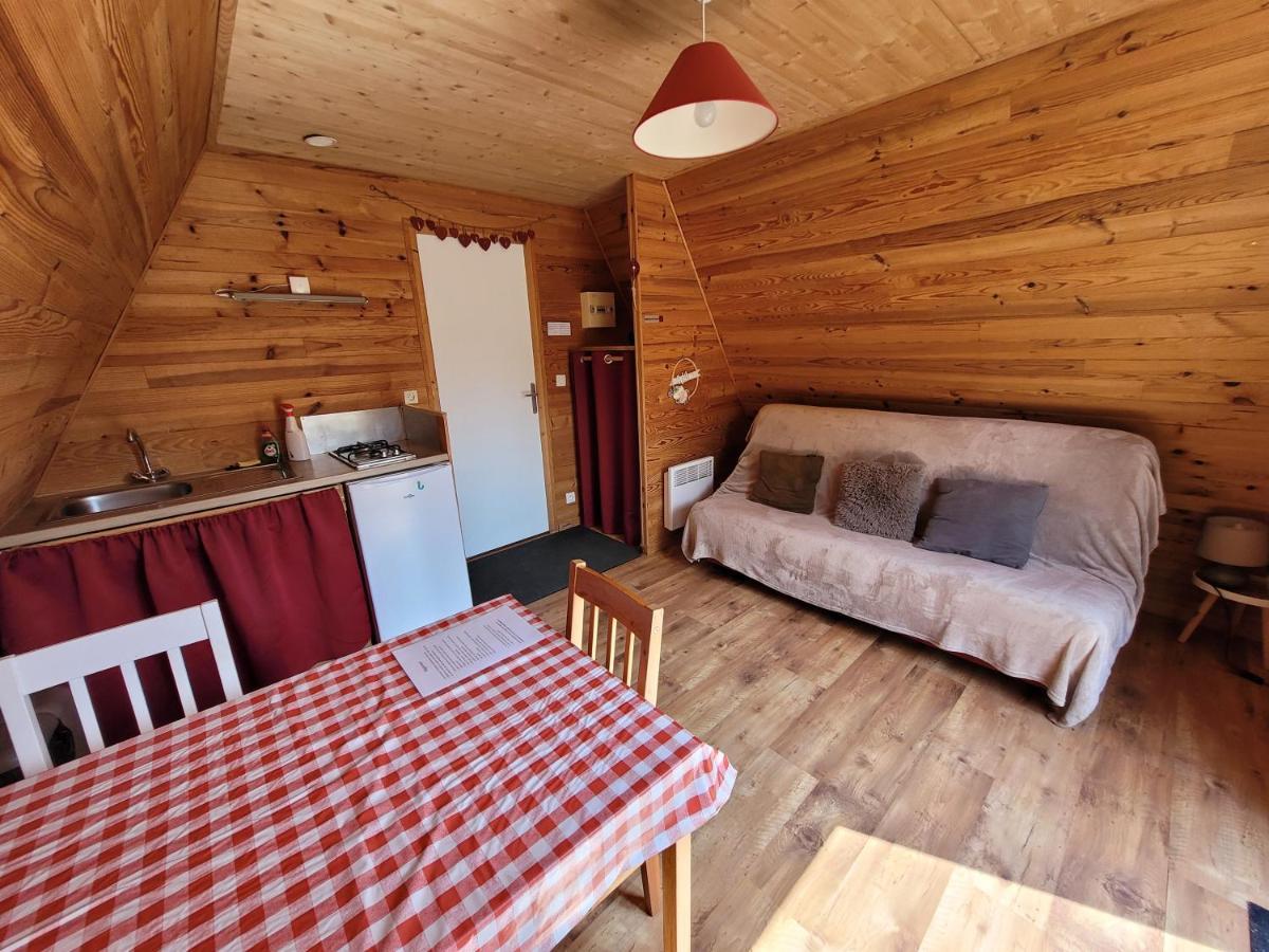 Camping Les Hirondelles Bourg-Sainte-Marie Exterior photo