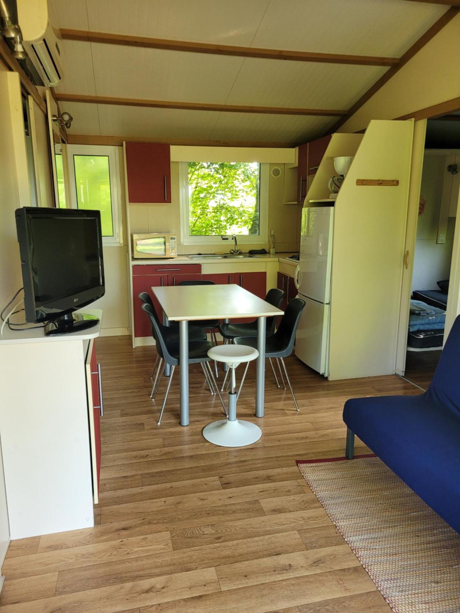 Camping Les Hirondelles Bourg-Sainte-Marie Exterior photo