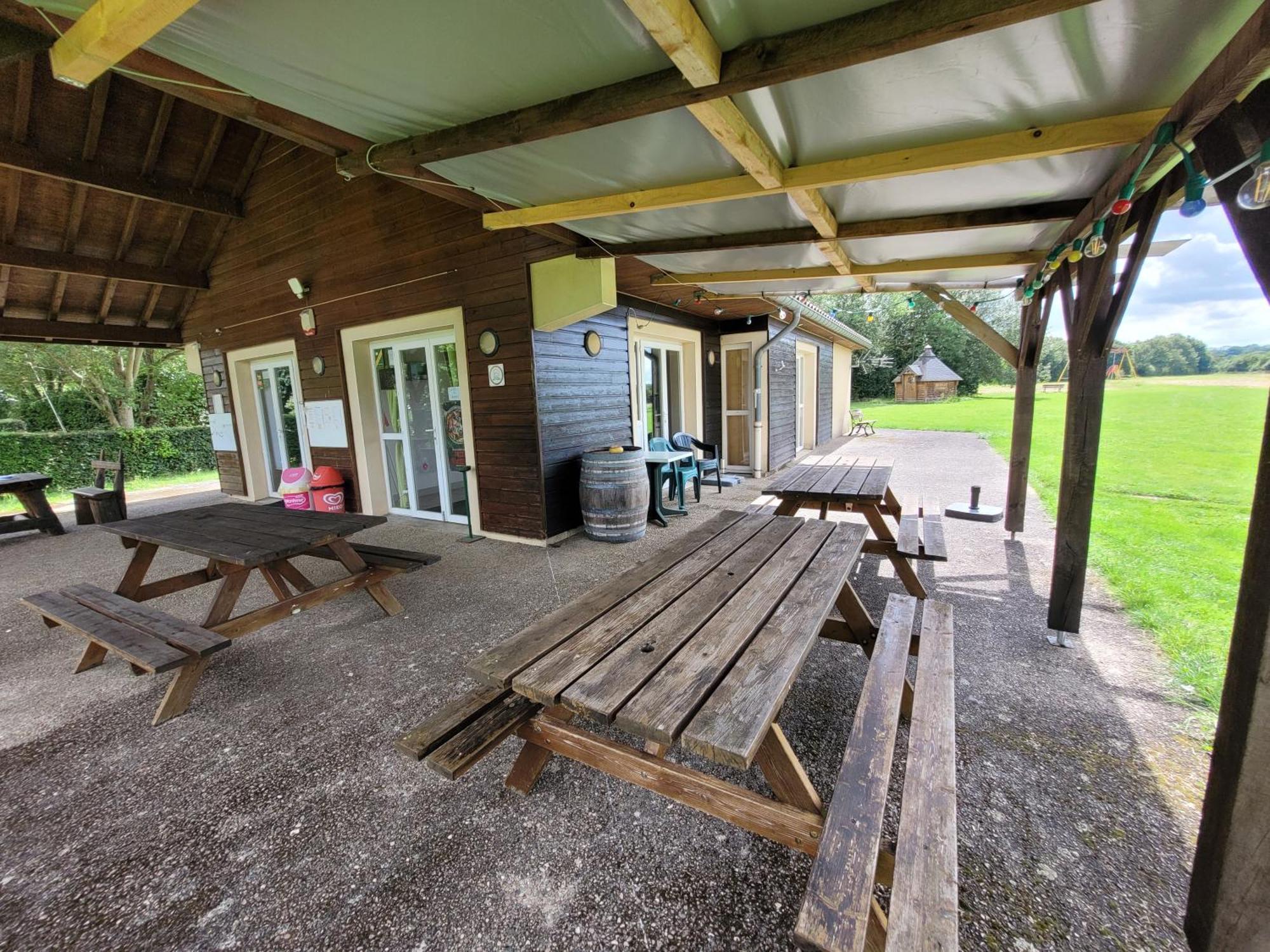Camping Les Hirondelles Bourg-Sainte-Marie Exterior photo